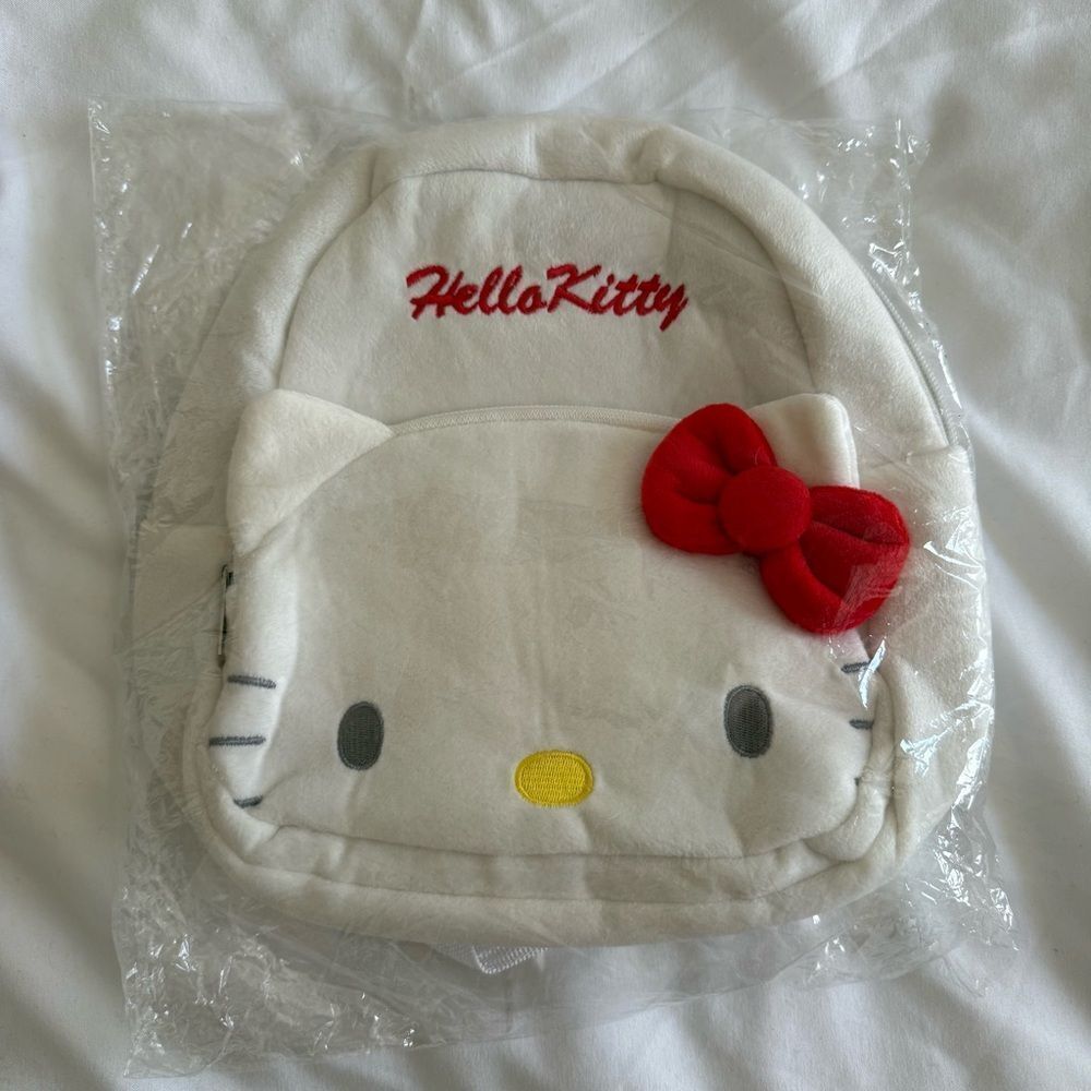 Hello Kitty Backpack - Picture 5 of 5